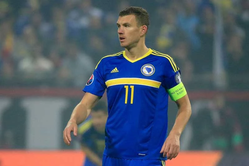 10. Edin Dzeko - ĐT Bosnia (59 bàn/113 trận).