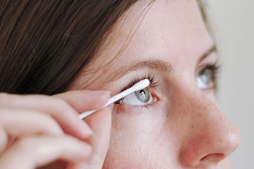 Mẹo làm đẹp cực thông minh bằng tăm bông