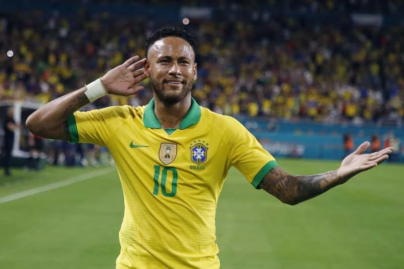 6. Neymar - ĐT Brazil (64 bàn/103 trận).