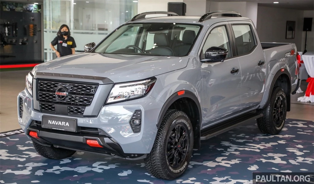 Nissan Navara Pro-4X duoc gioi thieu tai Malaysia anh 1