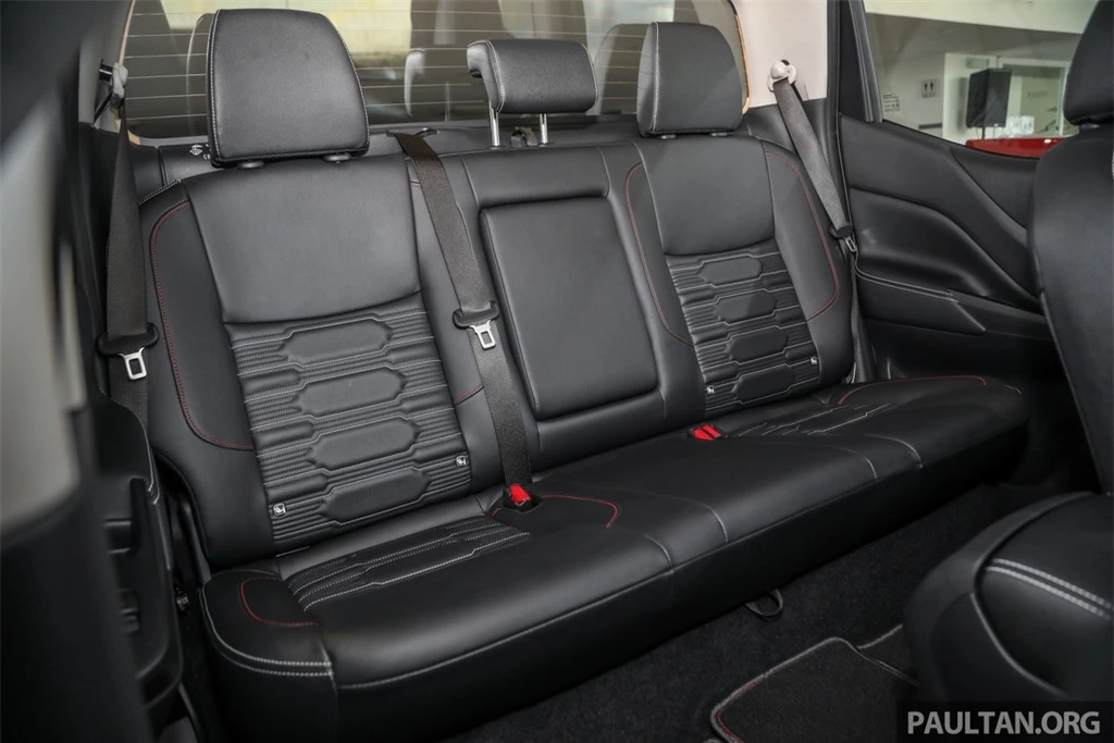 Nissan Navara Pro-4X duoc gioi thieu tai Malaysia anh 16