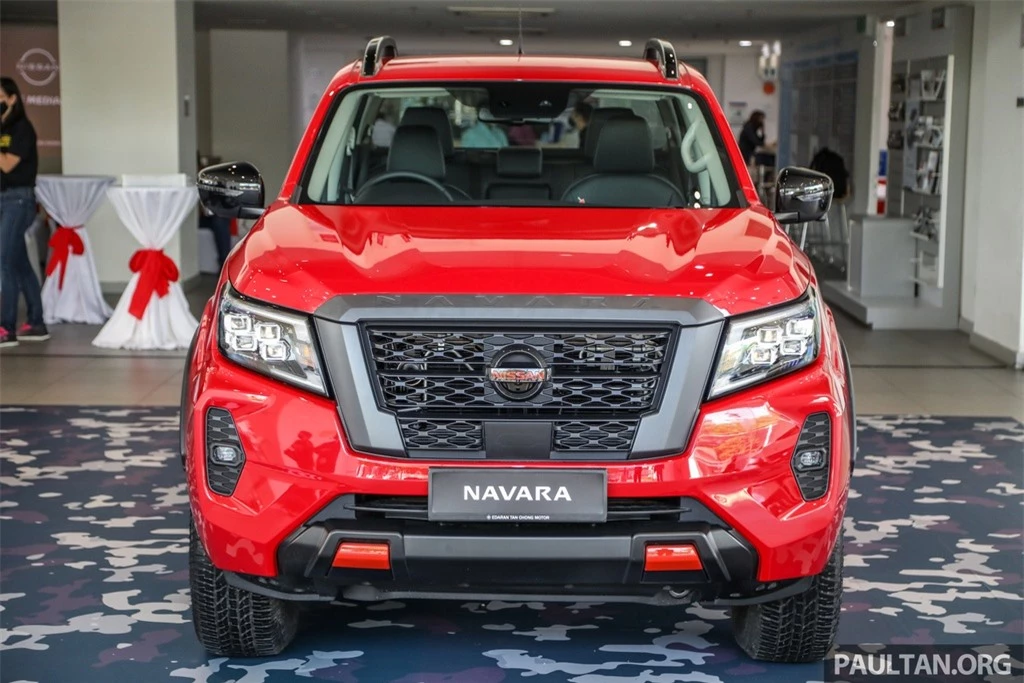 Nissan Navara Pro-4X duoc gioi thieu tai Malaysia anh 17