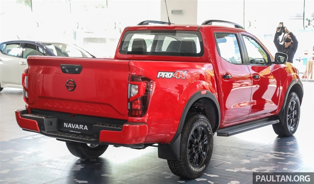 Nissan Navara Pro-4X duoc gioi thieu tai Malaysia anh 18