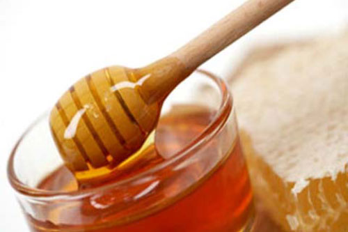Trắng da "cấp tốc" chỉ bằng cách sử dụng mật ong