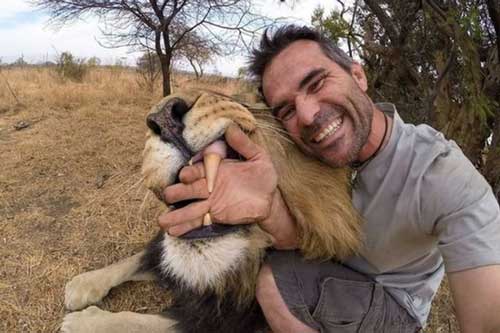 “Lạnh gáy” khi xem những ảnh selfie nguy hiểm nhất thế giới