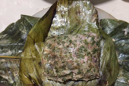 Thơm ngon thịt băm gói lá nướng của đồng bào Thái Tây Bắc