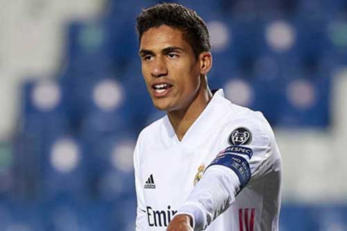 Varane dương tính với Covid-19, Real mất cả cặp trung vệ trước đại chiến với Liverpool