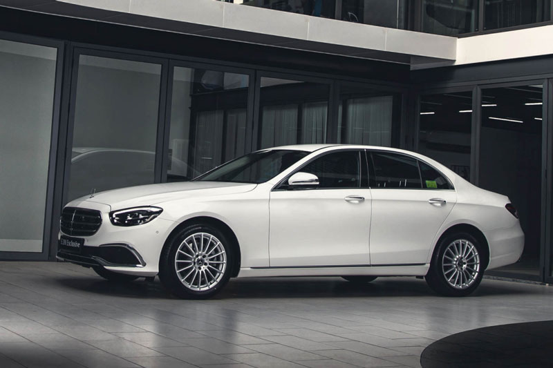 Cận cảnh Mercedes-Benz E-Class 2021 vừa ra mắt tại Việt Nam, giá khởi điểm 2,31 tỷ đồng