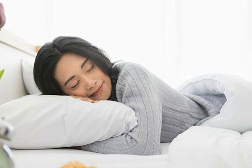 5 điều cấm kỵ không nên làm khi đi ngủ vào mùa hè