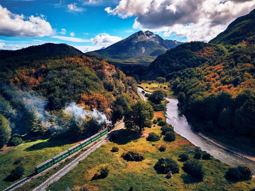 Cảnh sắc thiên nhiên tuyệt đẹp tại Isla Grande de Tierra del Fuego. Ảnh: Deensel/Flickr.