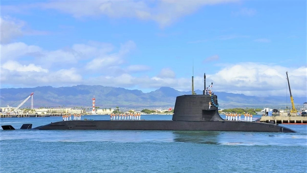 Tàu ngầm Hakuryu SS-503 thuộc lớp Sōryū trong chuyến thăm Trân Châu Cảng (Hawaii); Nguồn: wikipedia.org