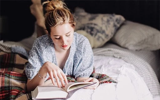 Đọc sách trước khi ngủ tốt cho sức khỏe