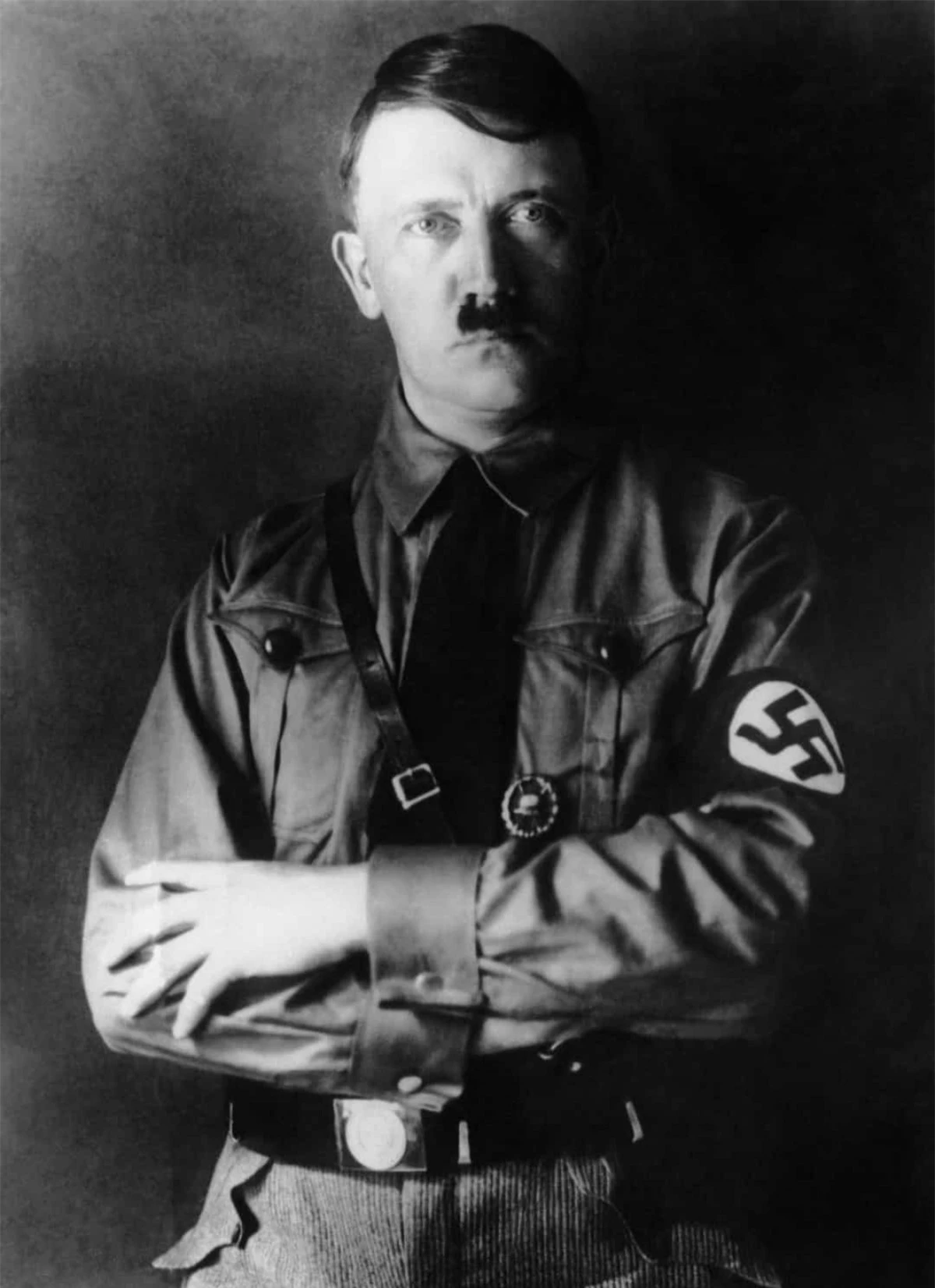 Theo một bài báo trên Independent, Hitler từng có kế hoạch thu thập hàng nghìn đồ dùng của người Do Thái và trưng bày chúng trong cái gọi là bảo tàng của "những dân tộc tuyệt chủng".