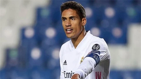 Varane dương tính với Covid-19, Real hoảng hốt trước trận gặp Liverpool