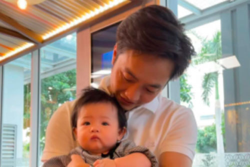 Cường Đô La đúng chuẩn "chồng nhà người ta": Sáng làm doanh nhân quyền lực, chiều về bế con cho vợ