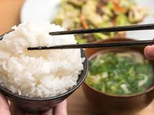 Ăn cơm kiểu này khiến bạn rối loạn tiêu hóa rước bệnh vào người mà không biết