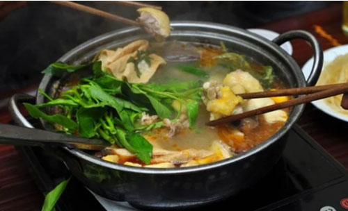 Thèm mấy cũng chớ dại thả loại rau này vào nồi lẩu kẻo gây hại sức khỏe