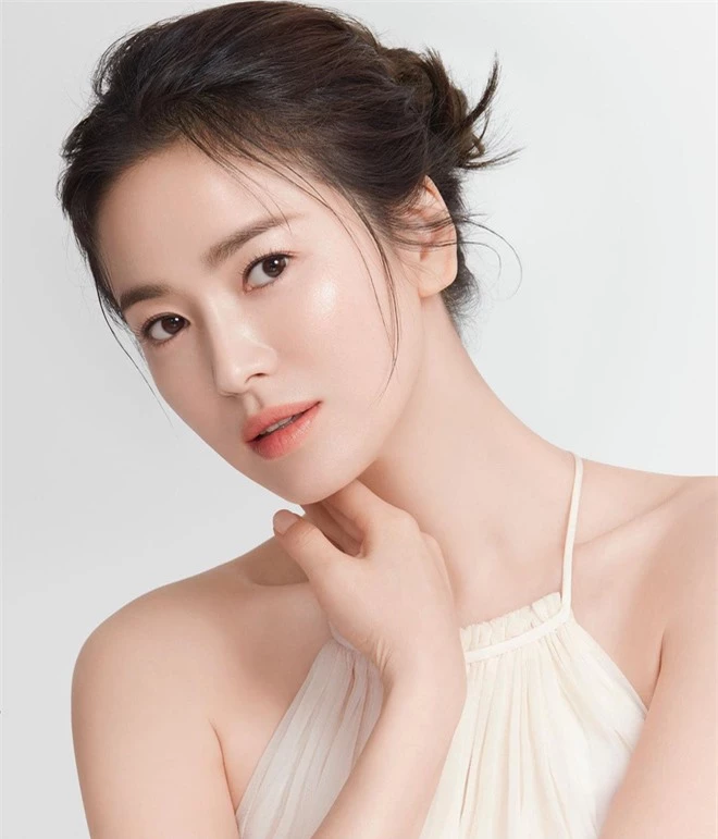 Đại tiệc nhan sắc xâm chiếm phim mới của Song Hye Kyo: Nữ thần huyền thoại, nam thần Kpop giờ đến idol có đôi chân 10 tỷ - Ảnh 2.