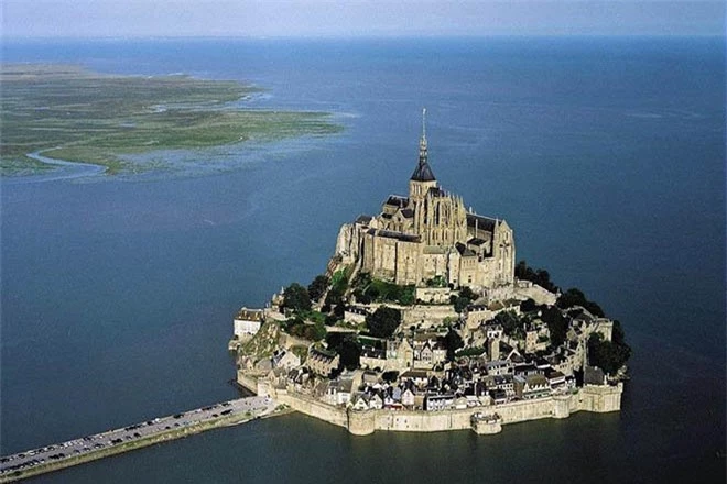Mont Saint Michel - hòn đảo lâu đài của những giấc mơ - 4