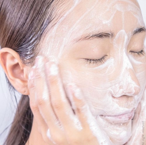 Mách bạn 4 tips rửa mặt đúng cách để làn da rạng ngời, chắc khỏe