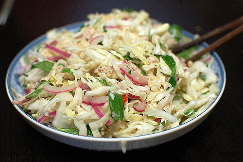 Cách làm gỏi gà trộn bắp cải thơm ngon, đơn giản nhất tại nhà