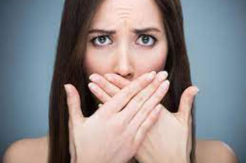 Hơi thở có mùi chưa chắc đã là bệnh răng miệng, có thể bạn đang mắc 1 trong 5 bệnh nguy hiểm này