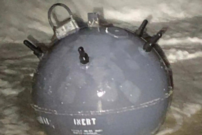 Tàu chiến Mỹ bị tấn công bí ẩn ở ngoài khơi bở biển Floria