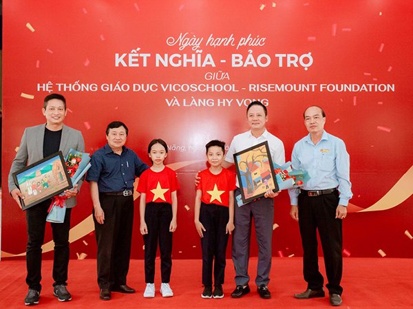 Chủ tịch Tập đoàn Vicoland làm “cha đỡ đầu” 129 trẻ em khuyết tật, mồ côi tại Làng Hy Vọng Đà Nẵng