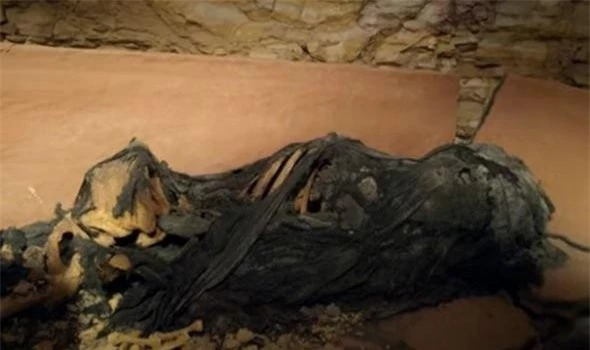Kỳ lạ xác ướp 4.000 năm tuổi khiến các nhà khảo cổ 'toát mồ hôi' ảnh 1