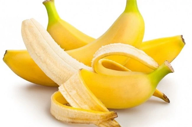 085459_good-reasons-to-eat-a-banana-today-650x431