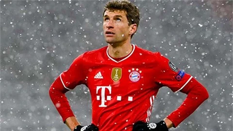 Thomas Mueller chỉ trích hàng công Bayern sau trận thua PSG