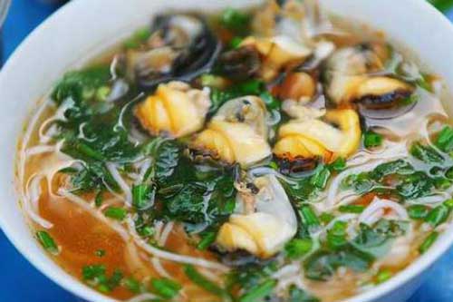 Vòng quanh phố cổ nếm thử loạt món ngon khó cưỡng của Hà thành