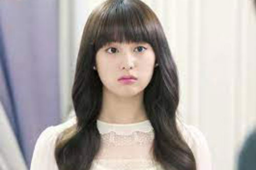 Đang gọi điện video với bạn trai, bất ngờ anh hàng xóm thò mặt vào camera nói một câu khiến tôi hốt hoảng suýt đánh rơi điện thoại