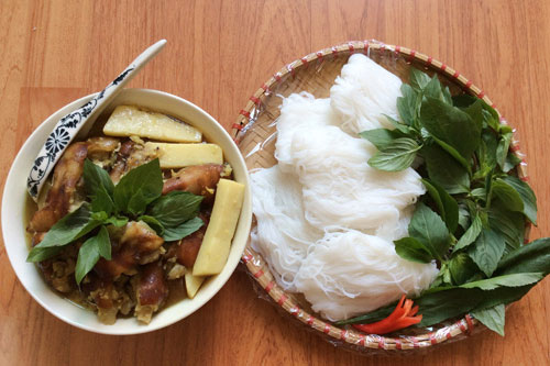 Cách nấu thịt chân giò giả cầy ngon miễn chê ai ăn cũng mê tít