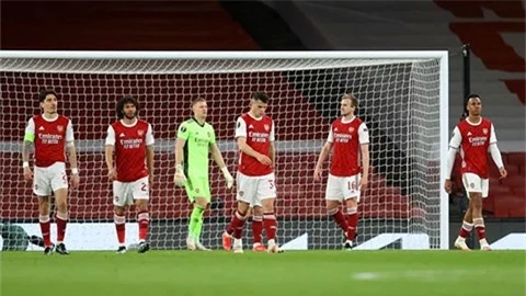 Arsenal đã tự vứt bỏ lợi thế của mình trước Slavia Praha