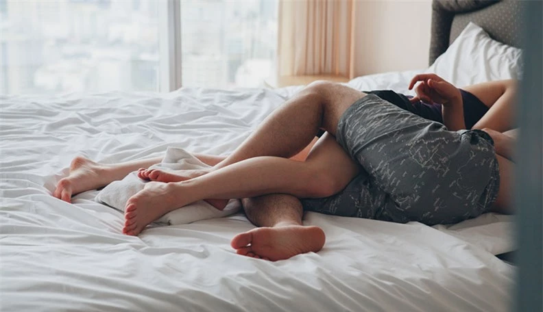 Đàn ông thích ngắm gì ở phụ nữ nhất khi ‘trên giường’? - Ảnh 2 dan ong thich 2