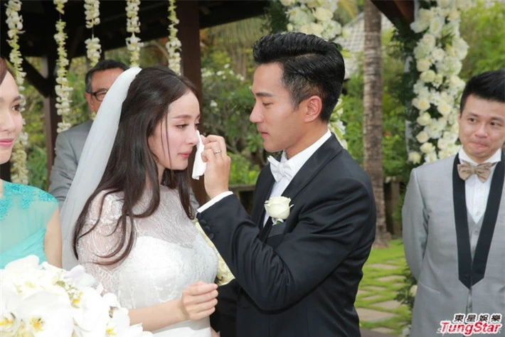 Hình cũ trong đám cưới vô tình tiết lộ về tình cảm của Dương Mịch dành cho Lưu Khải Uy - Ảnh 6.