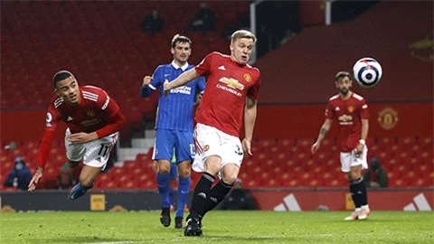 Solskjaer: 'Hạn chế đánh đầu để tránh mất trí nhớ'