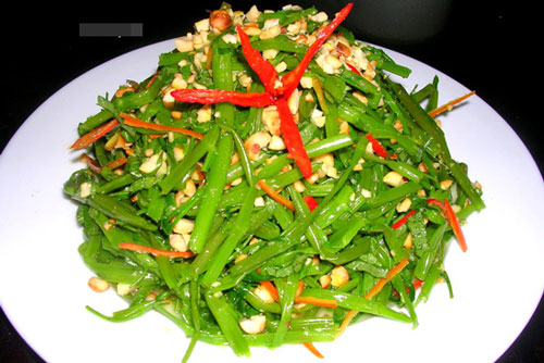 Ăn rau muống phạm phải 3 sai lầm kinh điển, khiến bạn “rước” thuốc trừ sâu, độc tố vào người