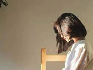 Nhìn phong bì mừng cưới của hội bạn thân mà tôi choáng váng mặt mày