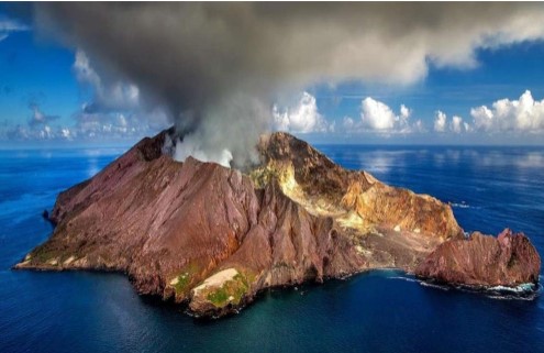 Chiêm ngưỡng 13 ngọn núi lửa nguy hiểm bậc nhất trên thế giới