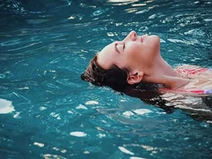 10 lợi ích không ngờ do bơi lội mang lại cho bạn