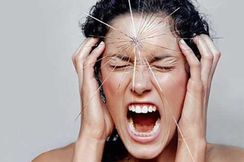 7 dấu hiệu nguy hiểm từ những cơn đau đầu bất thường