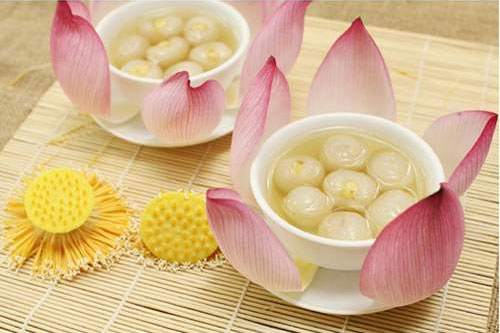 H&#x1ECD;c 2 c&#xE1;ch n&#x1EA5;u ch&#xE8; h&#x1EA1;t sen th&#x1A1;m ngon, thanh m&#xE1;t ng&#xE0;y h&#xE8;