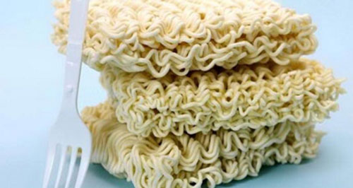 Sai lầm trong cách ăn khiến mì ăn liền càng nhiều tác hại