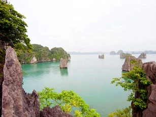 Vụng Hà - thiên đường của đá và nước ở Quảng Ninh