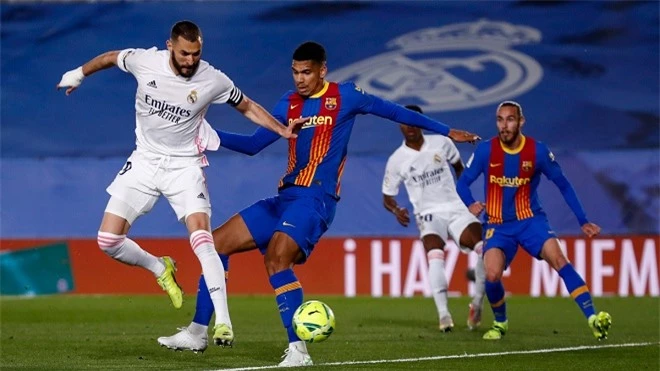 Cú đánh gót đẳng cấp của Benzema