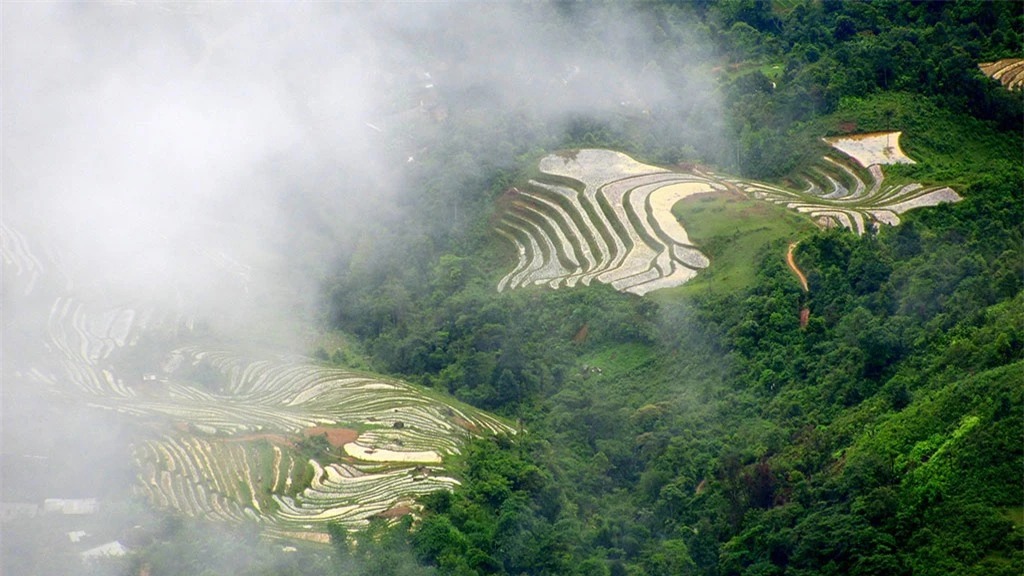 Một Tà Xùa giữa lưng chừng mây gió