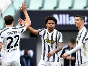 Ronaldo vô duyên, Juventus vẫn thắng dễ Genoa