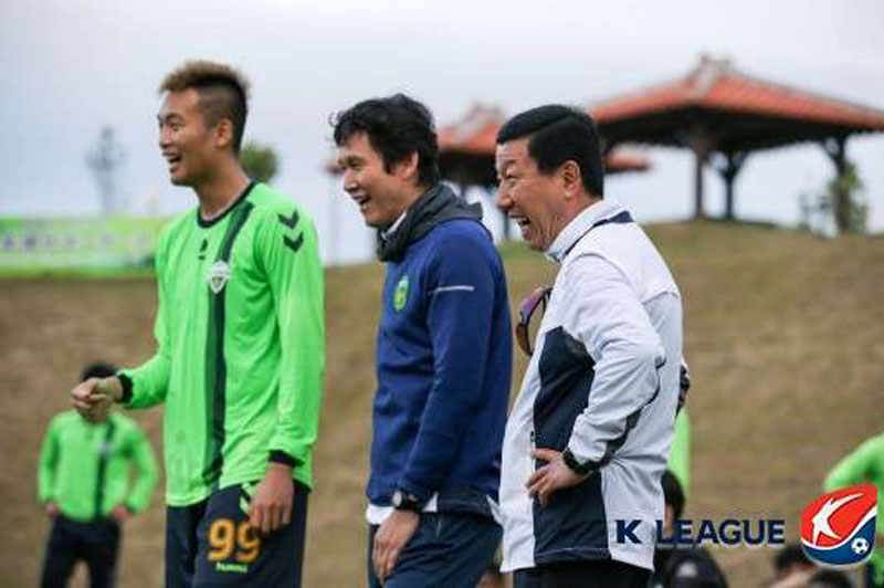 Lộ danh tính HLV Hàn Quốc dẫn dắt Hà Nội FC